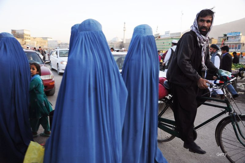 Statul musulman care le-a interzis femeilor sa poarte valul islamic. Motivul din spatele acestei decizii