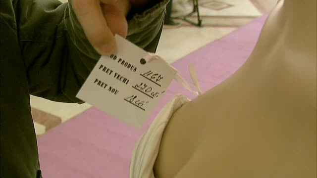 BLACK FRIDAY 2015. Cum arata rochiile de mireasa care s-au vandut cu doar 18 lei bucata