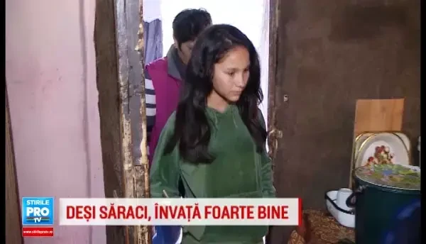 Desi saraci, invata foarte bine. Drama unor copii din Cluj care traiesc intr-un grajd