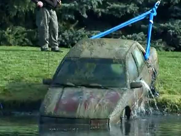 Descoperirea cutremuratoare pe fundul unui lac. Ce se afla in imaginea din Google Maps