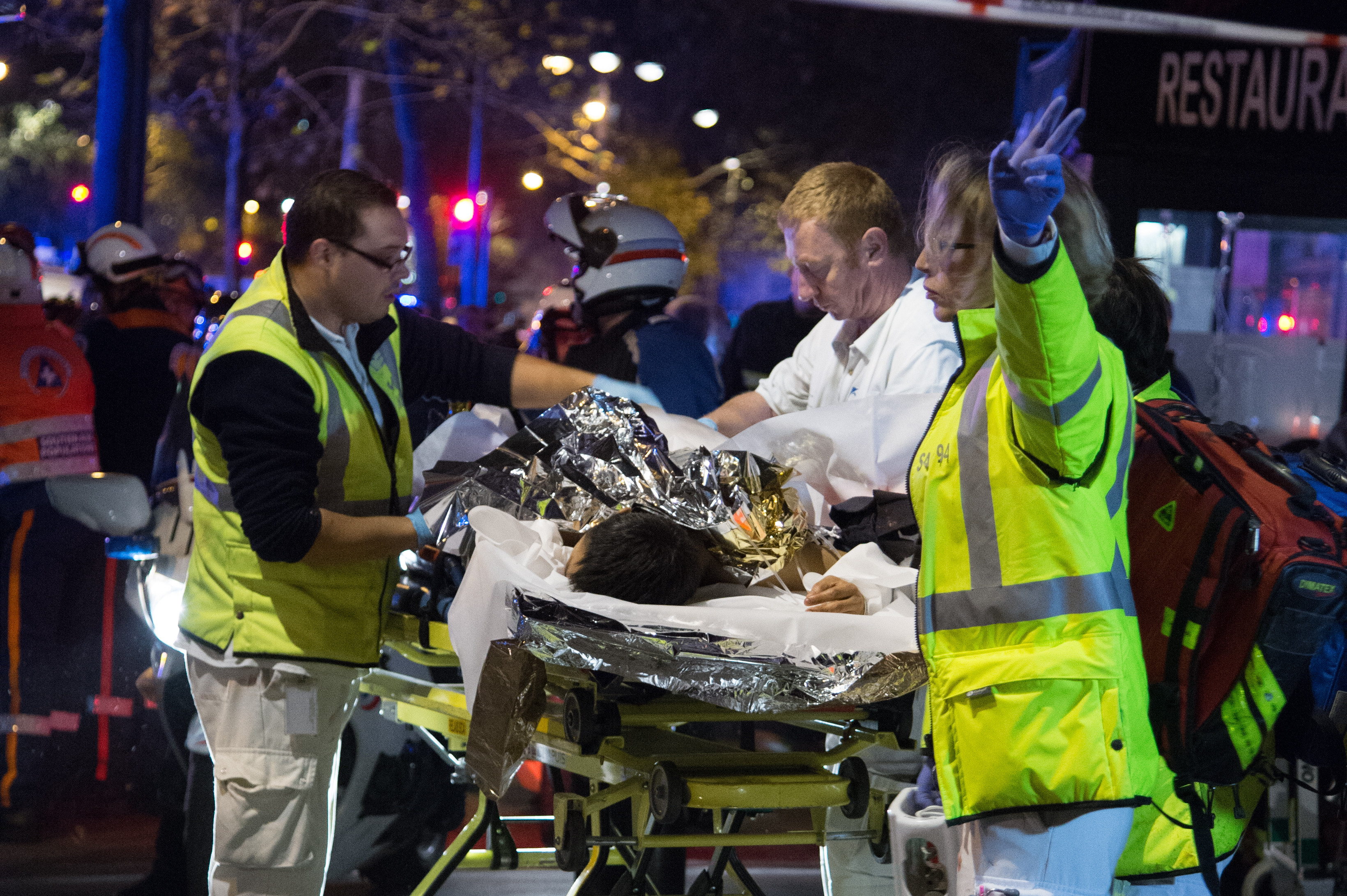 A supravietuit masacrului de la Bataclan si atentatelor din 11 septembrie. Confesiunile infioratoare ale unui american