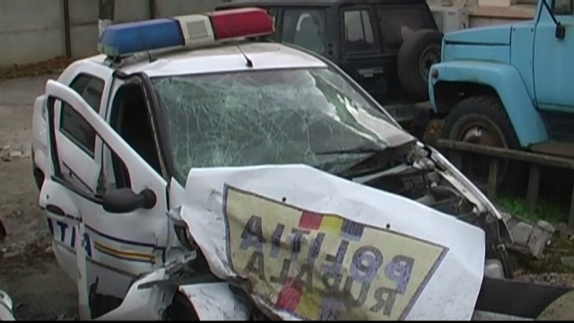 Politist mort in misiune, dupa ce masina sa a fost lovita de un sofer care circula pe contrasens. Doi copii au ramas orfani