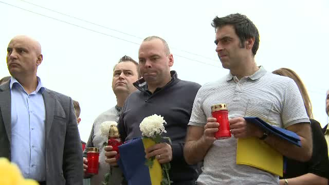 Ronnie O'Sullivan si Stuart Bingham s-au recules si au aprins lumanari la Colectiv: "Este un moment foarte trist"