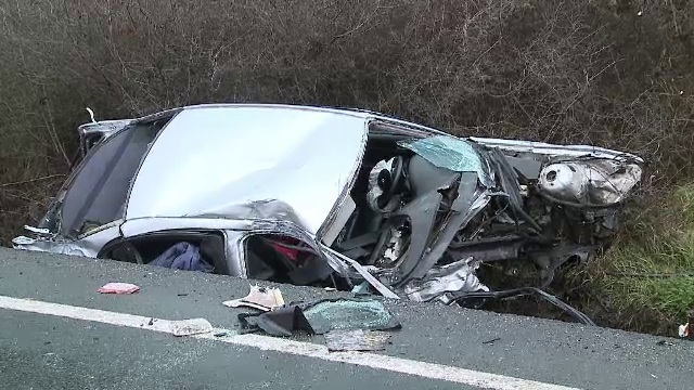 Accident grav la Arad. Un tanar de 28 de ani a murit, iar prietena lui este in stare critica, dupa ce au intrat pe contrasens