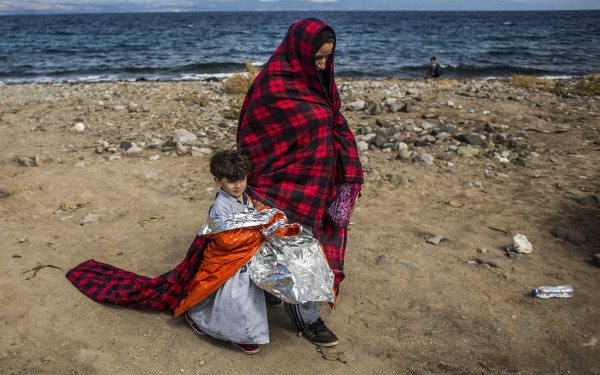 O refugiata a calatorit 3.000 km avand la ea o "surpriza". Ce s-a descoperit ca ascundea in jacheta