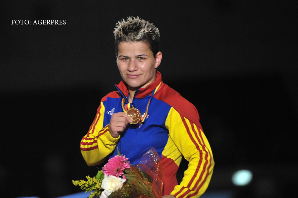 Campioana de box a Romaniei care si-a petrecut copilaria in orfelinate si pe strazi. "De foame, rupeam lucerna si mancam"
