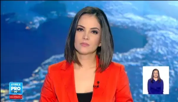 Cum se pregateste Las Vegas-ul de Craciun. Britney Spears a aprins luminile unui brad inalt de aproape 10 metri