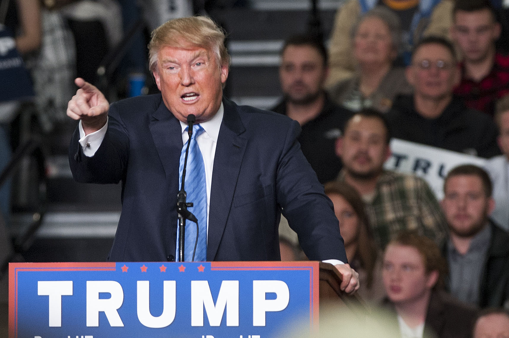 Donald Trump, declaratii controversate: "Am vazut oameni care se bucurau in timp ce Turnurile Gemene se prabuseau"