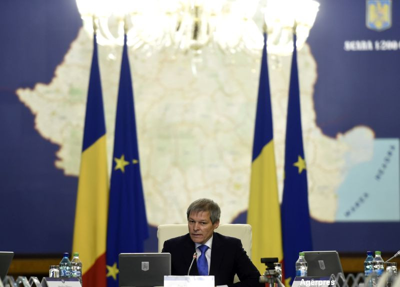 "Comisia de taiat hartii" a premierului Ciolos. Cazurile absurde ale birocratiei si cum vrea Guvernul sa scape de ele