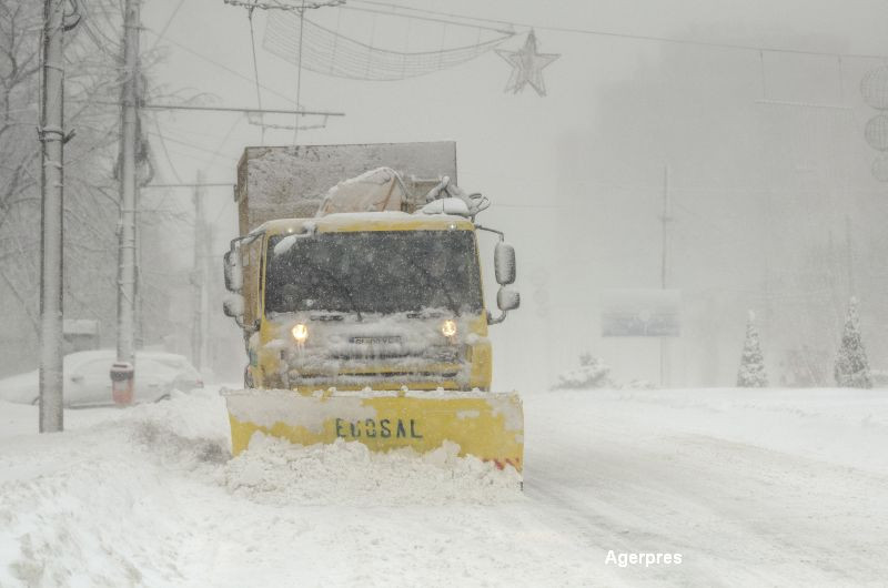 Firmele responsabile cu deszapezirea Capitalei, amendate. Ce au descoperit politistii dupa controale