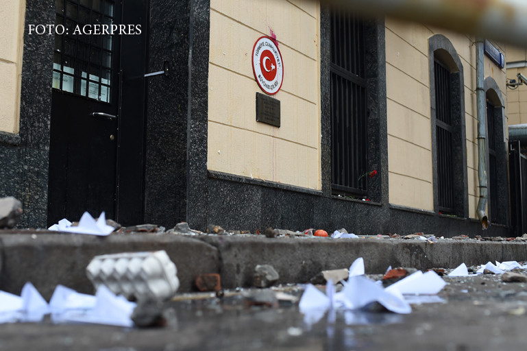 PROTESTE LA AMBASADA Turciei din Rusia