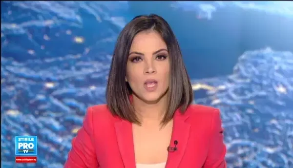 La 31 de ani, Ionela arata ca o eleva de clasa a cincea si cantareste doar 31 de kg. Nu are bani sa afle ce boala o chinuie