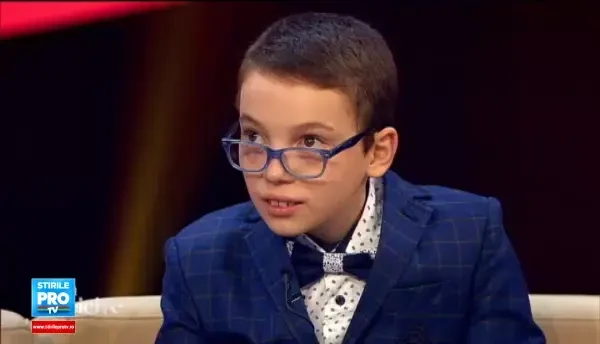 Baiatul care a primit sansa la o viata normala, in emisiunea Clipa de fericire. Povestea micului poet Sebastian