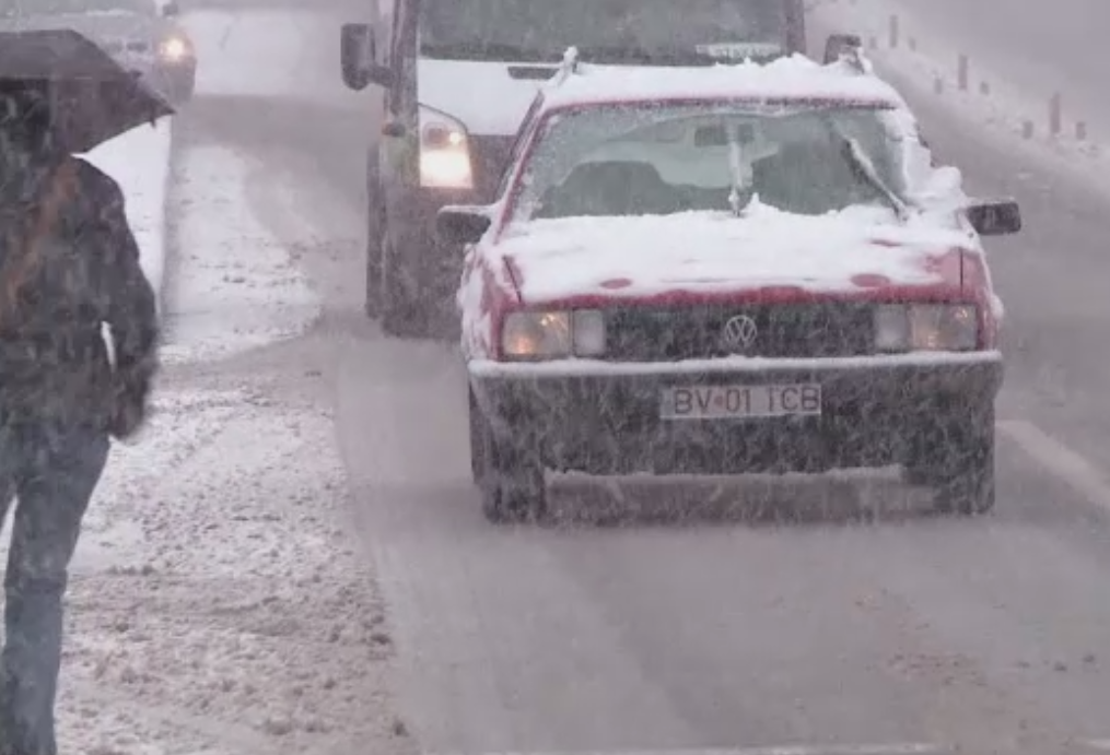 Vremea rea continua pana duminica dimineata, in toata tara. Zonele in care ANM a restrans codul galben de ploi si ninsori