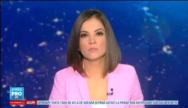 Trecerea de pietoni unde oamenii trebuie sa fie atenti la masini, dar si la copaci. Cum a fost trasata o zebra la Targu Jiu