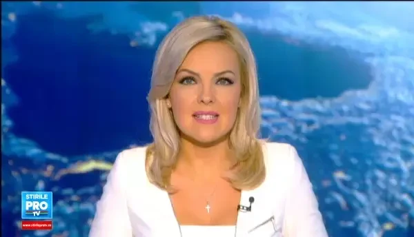 Haine colorate si motive traditionale la Galeria de Stil din Cluj Napoca. Ce recomanda designerii romani pentru Sarbatori