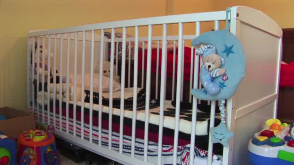 Un barbat dintr-un sat clujean si-a batut cu salbaticie copilul de nici jumatate de an. Ce masuri au luat autoritatile