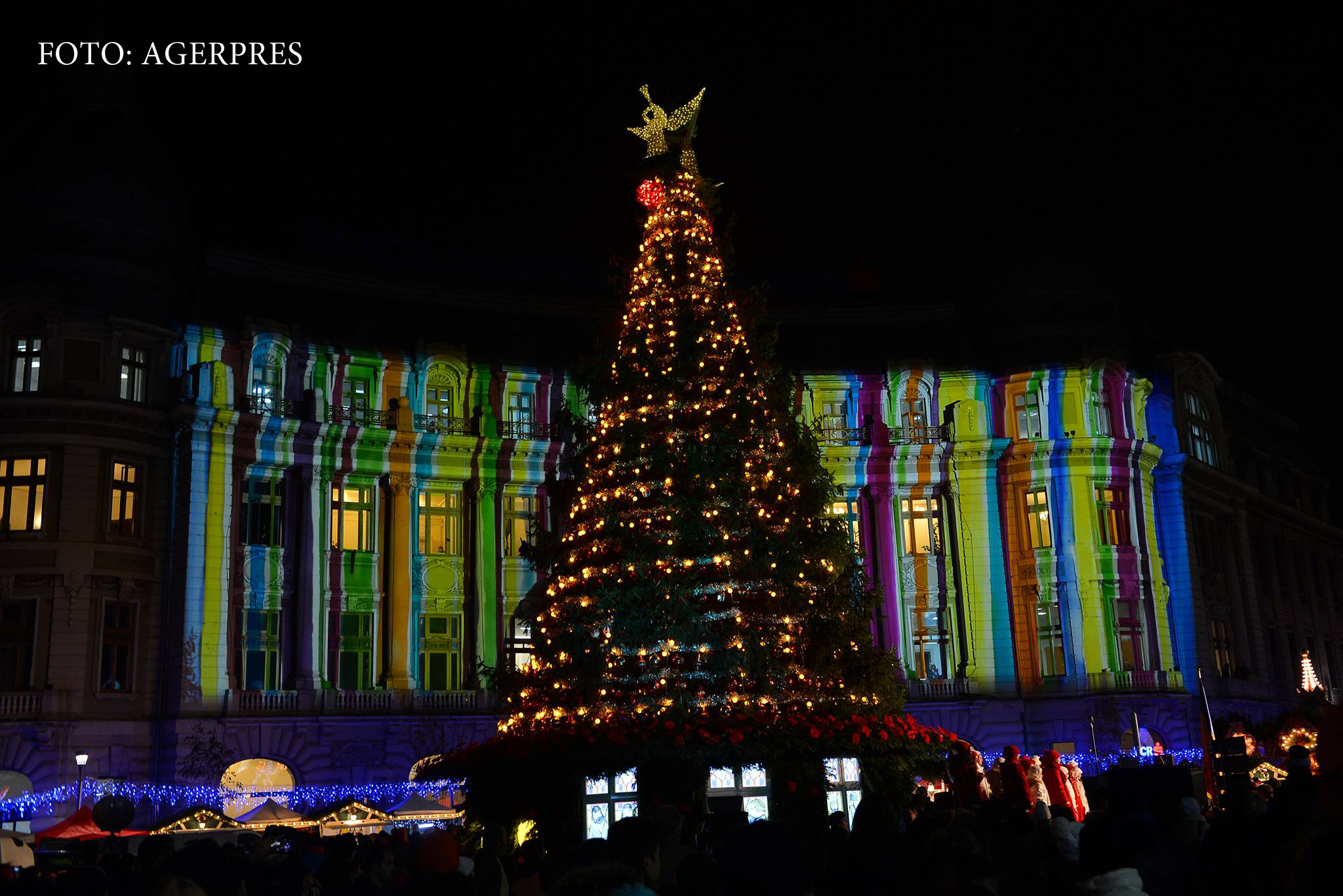 Iluminatul festiv al Capitalei, aprins vineri seară: 9 milioane de beculeţe şi elemente decorative unicat