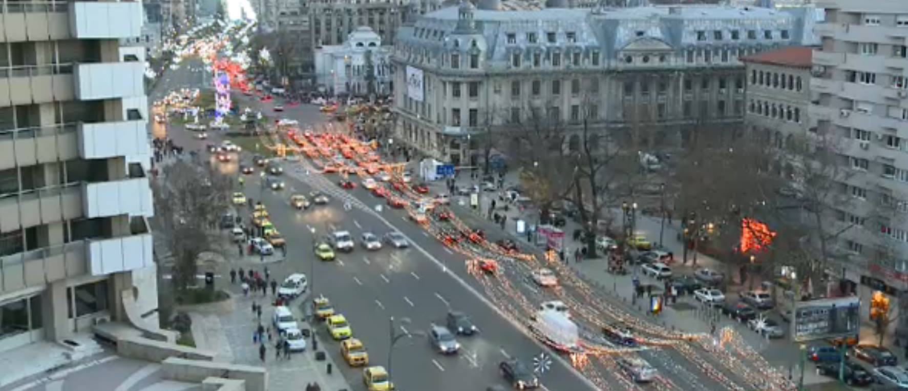 Capitala a intrat deja in atmosfera de sarbatoare. Verdictul bucurestenilor dupa aprinderea celor 3 milioane de beculete