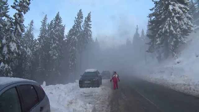 40 de turisti s-au ratacit in Parang din cauza viscolului. Operatiune de salvare in conditii extreme