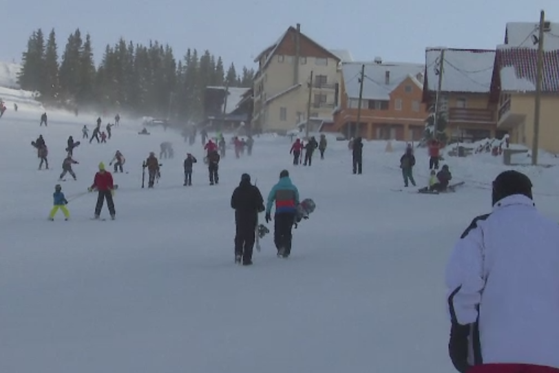 Statiunea unde stratul de zapada trece de jumatate de metru iar gradul de ocupare e de 90%. S-au creat deja cozi la teleschi