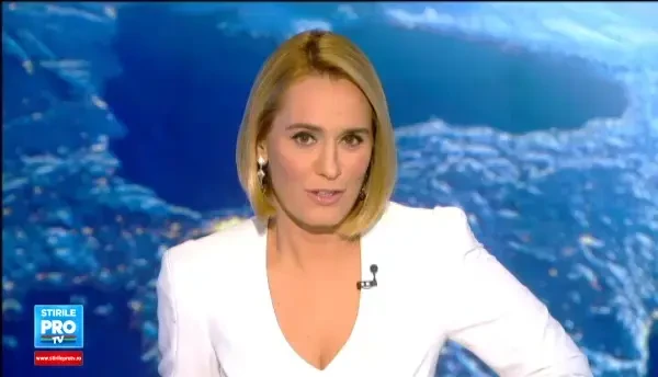 Palatul Cotroceni, luminat in culorile tricolorului. Klaus Iohannis a respins organizarea unei petreceri de 1 Decembrie