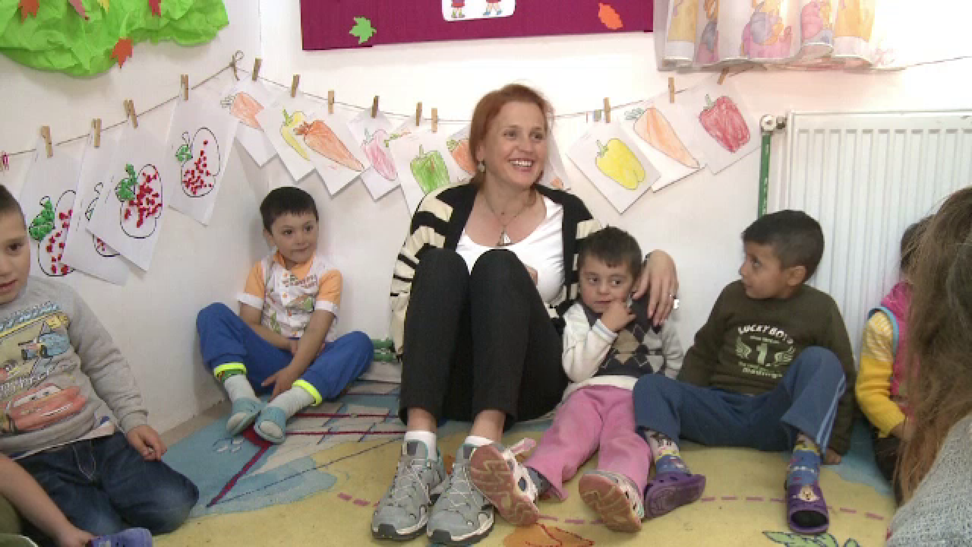 A reusit unde nici statul si nici UE n-au gasit o solutie. Ideea Mariei devenita lege ce trimite copii sarmani la gradinita