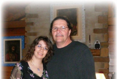 Pastorul american care s-a insurat cu iubita adolescenta, pe care a lasat-o insarcinata, avand binecuvantarea primei sotii