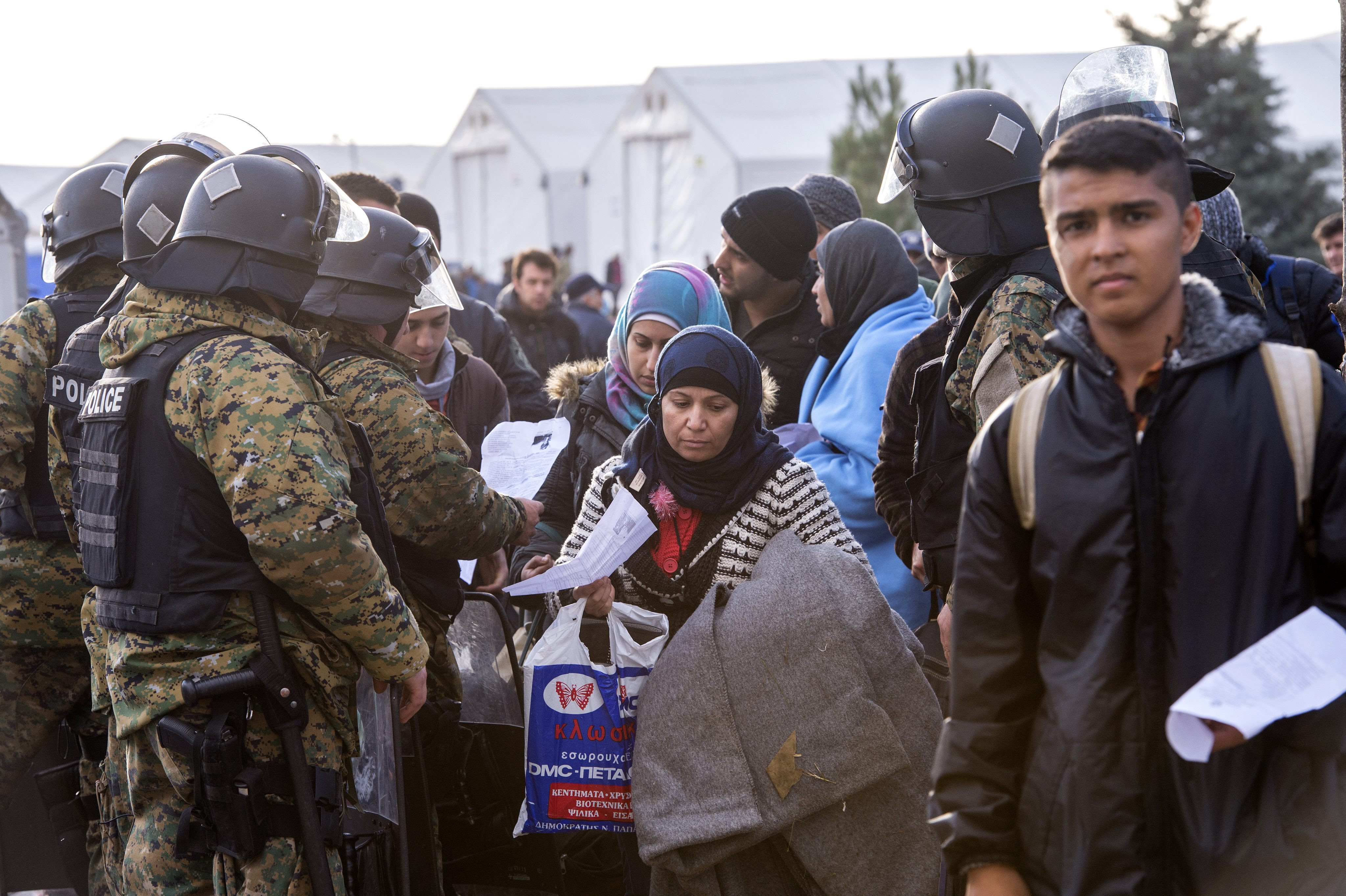 Financial Times : UE avertizeaza Grecia ca risca sa fie suspendata din spatiul Schengen