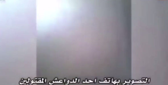 Un filmulet care circula pe internet starneste controverse. Momentul in care un luptator in Statul Islamic se arunca in aer