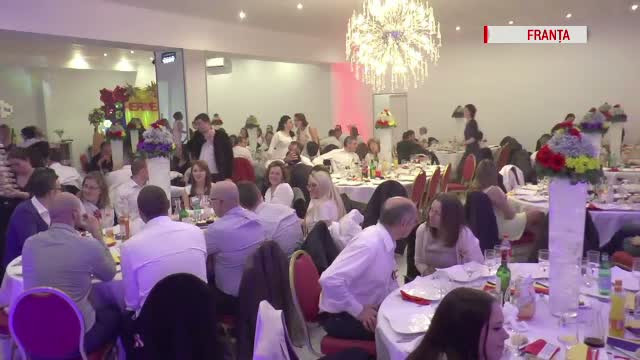 1 Decembrie, ziua in care francezii si italienii au fost frati cu romanii. Imagini de la petrecerile din Bologna si Paris