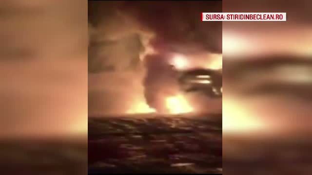 Camion cuprins de flacari, in curtea unei societatii din Bistrita Nasaud. Autoritatile locale au deschis o ancheta