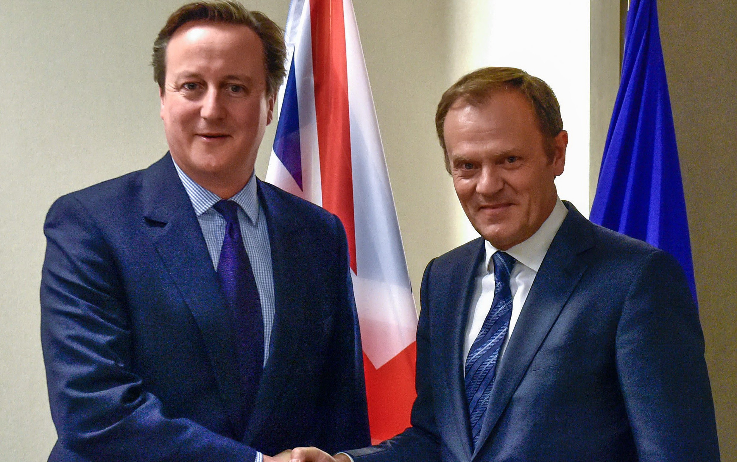 Donald Tusk: Migrantii sa fie retinuti timp de 18 luni inainte de a intra in UE