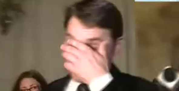 Dan Sova se afla in arest, insa isi primeste in continuare leafa. Parlamentarul nu a fost suspendat din functia de senator