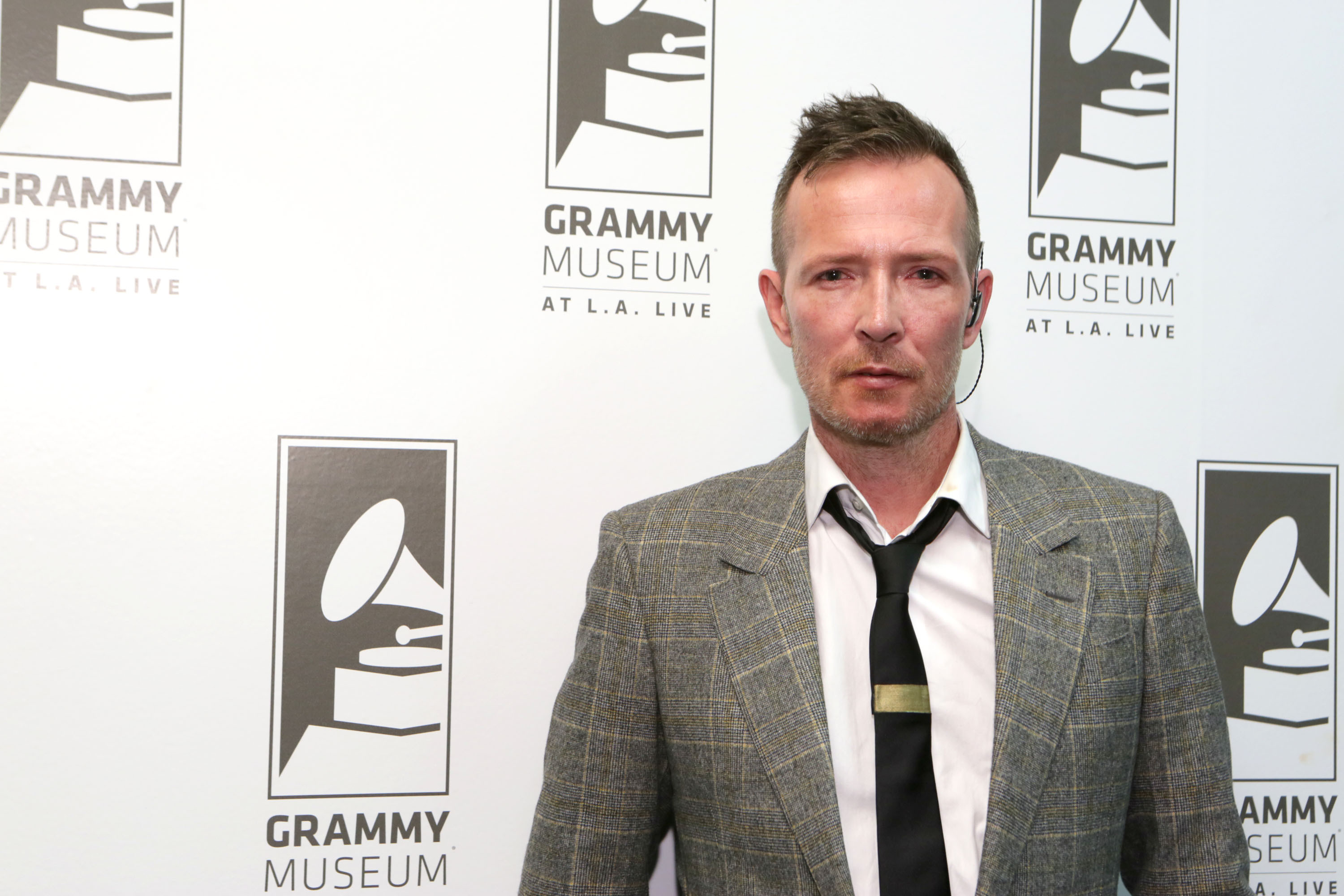 Cantaretul Scott Weiland, fost solist al trupei Stone Temple Pilots, a murit in somn la 48 de ani