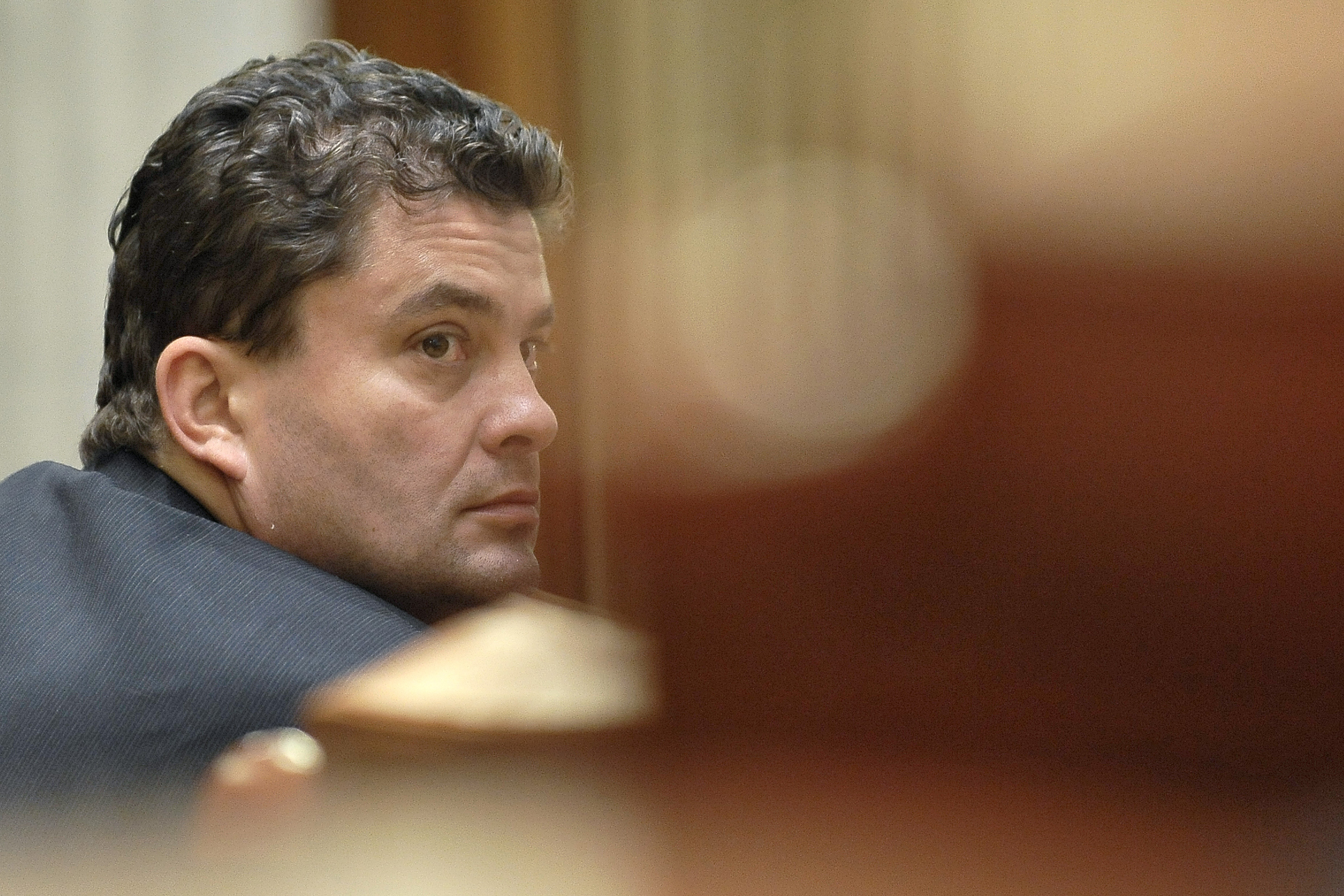 Un parlamentar pe care colegii l-au salvat de arest in 2014 a demisionat, "pentru a nu aduce un prejudiciu de imagine"