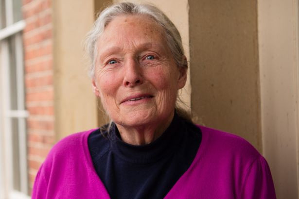 O batrana a vandut casa copilariei, iar mai tarziu a primit un telefon. Surpriza uriasa pe care i-au facut-o noii proprietari