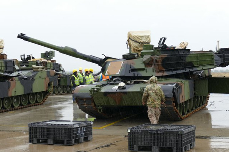 Armata americana trimite 70 de piese de echipament in tara noastra. Care este scopul oficial. GALERIE FOTO