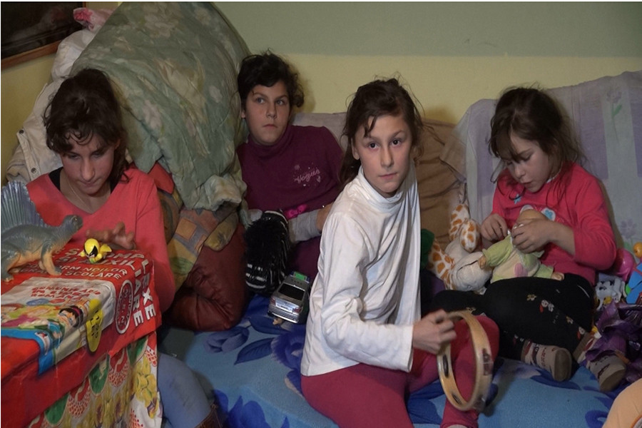 Patru surori din Baia Mare traiesc o drama de nedescris. Isi vor petrece sarbatorile in lacrimi si saracie