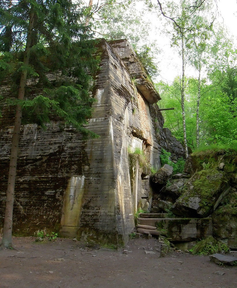 Un fotograf a descoperit buncarul secret in care Hitler planuia invadarea Marii Britanii. Cum arata centrul de comanda acum