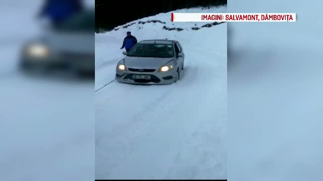 Doi turisti au ramas inzapeziti in Masivul Bucegi. Imagini de la operatiunea de salvare a jandarmilor
