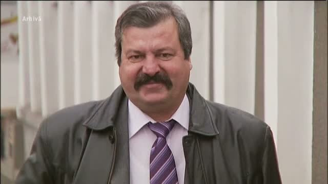 E judecat in 2 dosare pentru luare de mita, insa pacientii il apara. "Il trimiti in puscarie, cand poate opera mii de oameni"