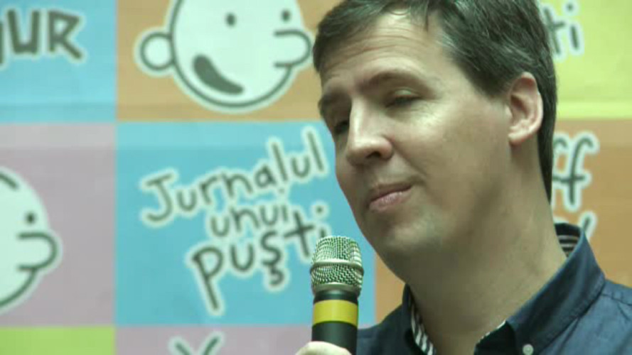 Autorul seriei “Jurnalul unui pusti” a venit in Romania. Care este secretul succesului unui best-seller pentru copii