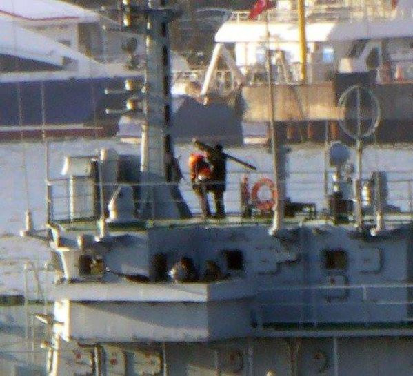 soldat rus cu un lansator de rachete