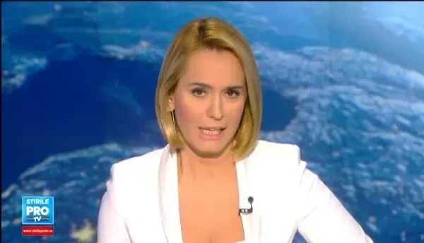 Ambasadorul francez la Moscova a primit-o pe Dobrynya, puiul de ciobanesc daruit de rusi dupa moartea cainelui erou Diesel