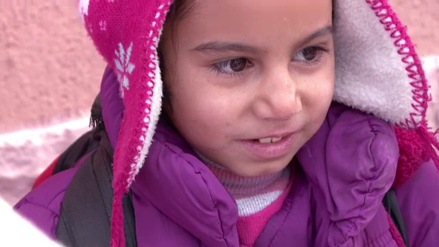 Mii de copii nevoiasi din Romania au primit cadouri de la copiii din Germania. 35 de tiruri pline cu jucarii au ajuns in tara