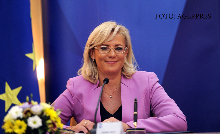 POLITICO: Corina Cretu nu merge la sedintele CE si fumeaza in birou. Cum raspunde comisarul european la acuzatii