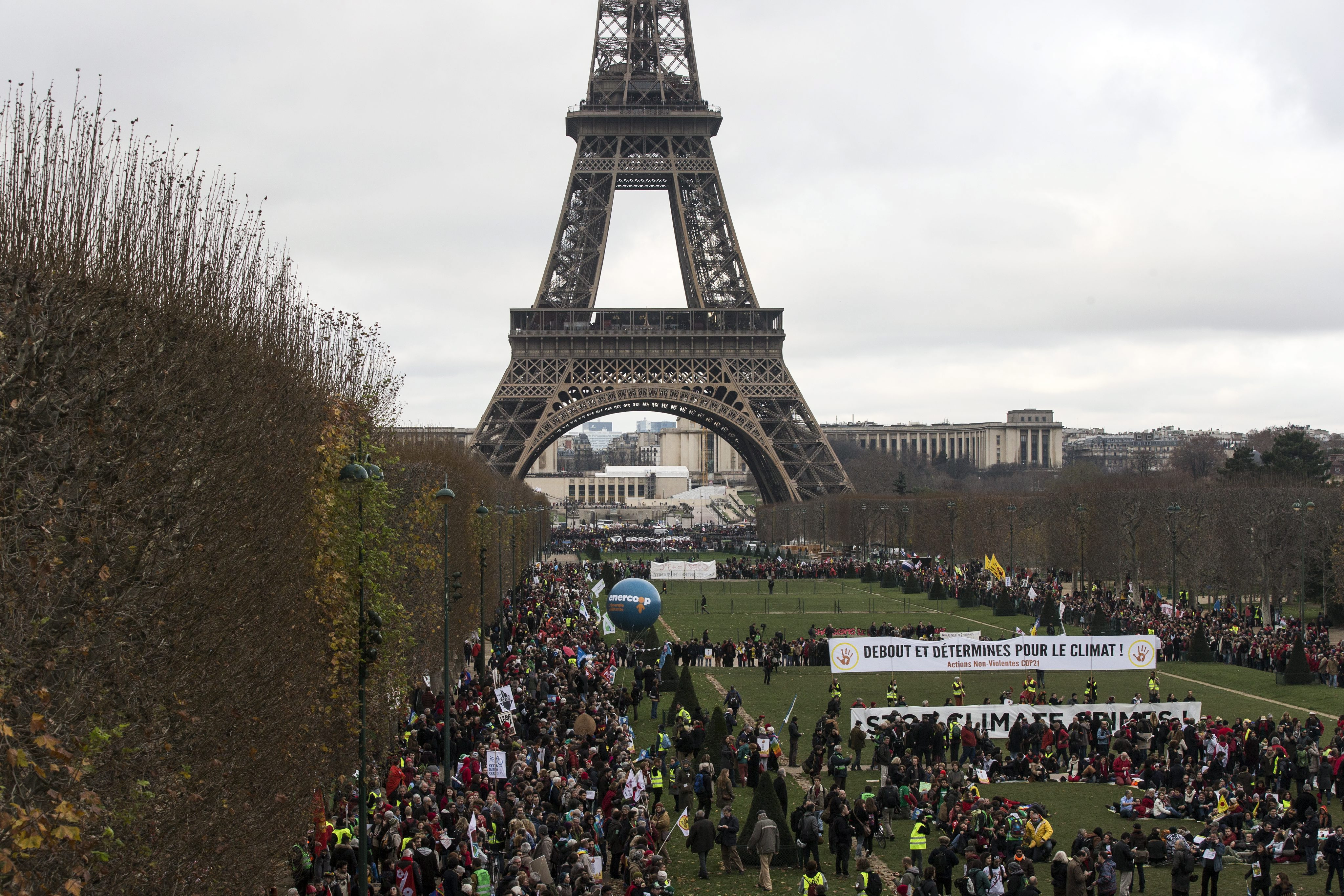 AFP: Angajamentele celor 195 de tari prezente la COP21 Paris sunt insuficiente. Ce au promis SUA, China, UE si Rusia