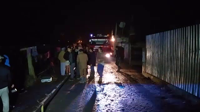 Un tanar de 18 ani si unchiul sau au murit intr-un incendiu care le-a cuprins casa. De la ce au pornit flacarile