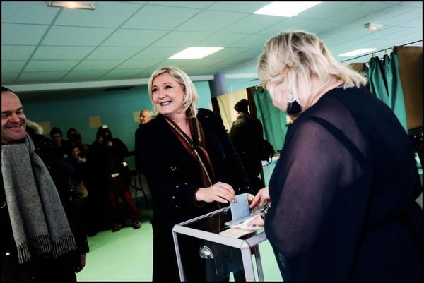 Turul al doilea al alegerilor regionale din Franta. Exit-poll: Frontul National nu a castigat nicio regiune